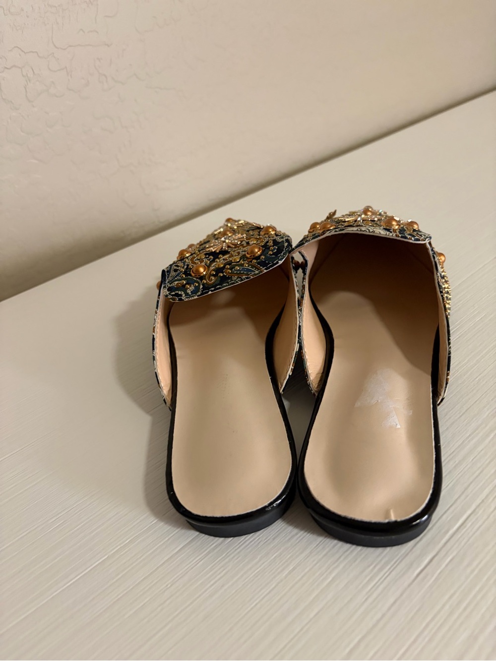 ✨⚜️NWOT ⚜️🌙Chic Embellished Pointed Toe Slip-On Mules with Gold Hardware ⚜️✨ - Picture 8 of 10